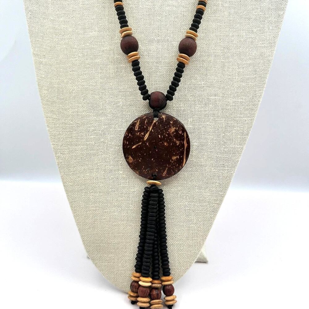Vintage 90s Beaded Tassel Coconut Shell Pendant Necklace Women's Fashion Jewelry
